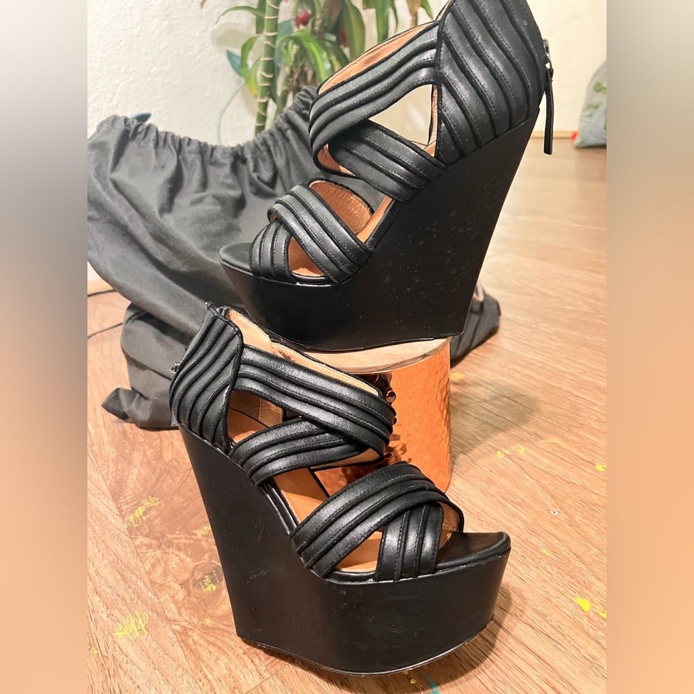 Lamb Gwen Stefani wedges Black leather